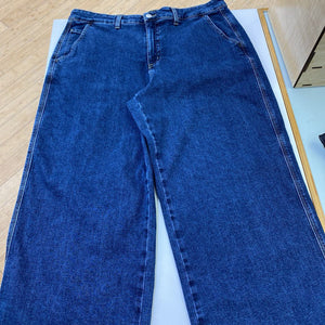 LL Bean Classic Fit jeans 18