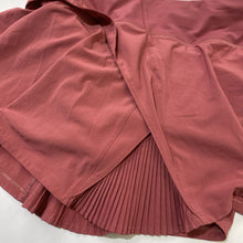 Load image into Gallery viewer, Lululemon pleat detail skort 6
