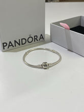 Load image into Gallery viewer, Pandora bracelet
