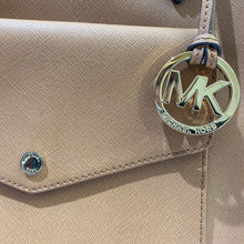 Load image into Gallery viewer, Michael Kors Saffiano tote
