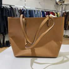 Load image into Gallery viewer, Michael Kors Saffiano tote
