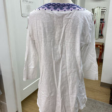 Load image into Gallery viewer, Talbots embroidered top Mp
