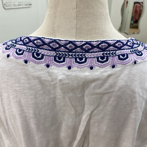 Talbots embroidered top Mp