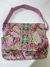 Load image into Gallery viewer, Vera Bradley quilted messenger bag
