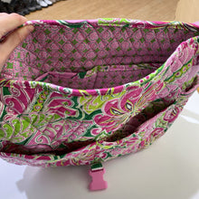 Load image into Gallery viewer, Vera Bradley quilted messenger bag
