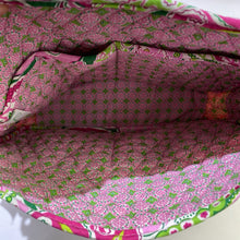 Load image into Gallery viewer, Vera Bradley quilted messenger bag
