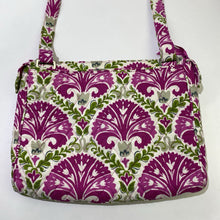 Load image into Gallery viewer, Vera Bradley quilted crossbody
