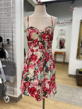 Load image into Gallery viewer, Jessica Simpson floral dress M
