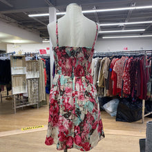 Load image into Gallery viewer, Jessica Simpson floral dress M
