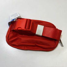 Load image into Gallery viewer, Lululemon everywhere belt bag NWT
