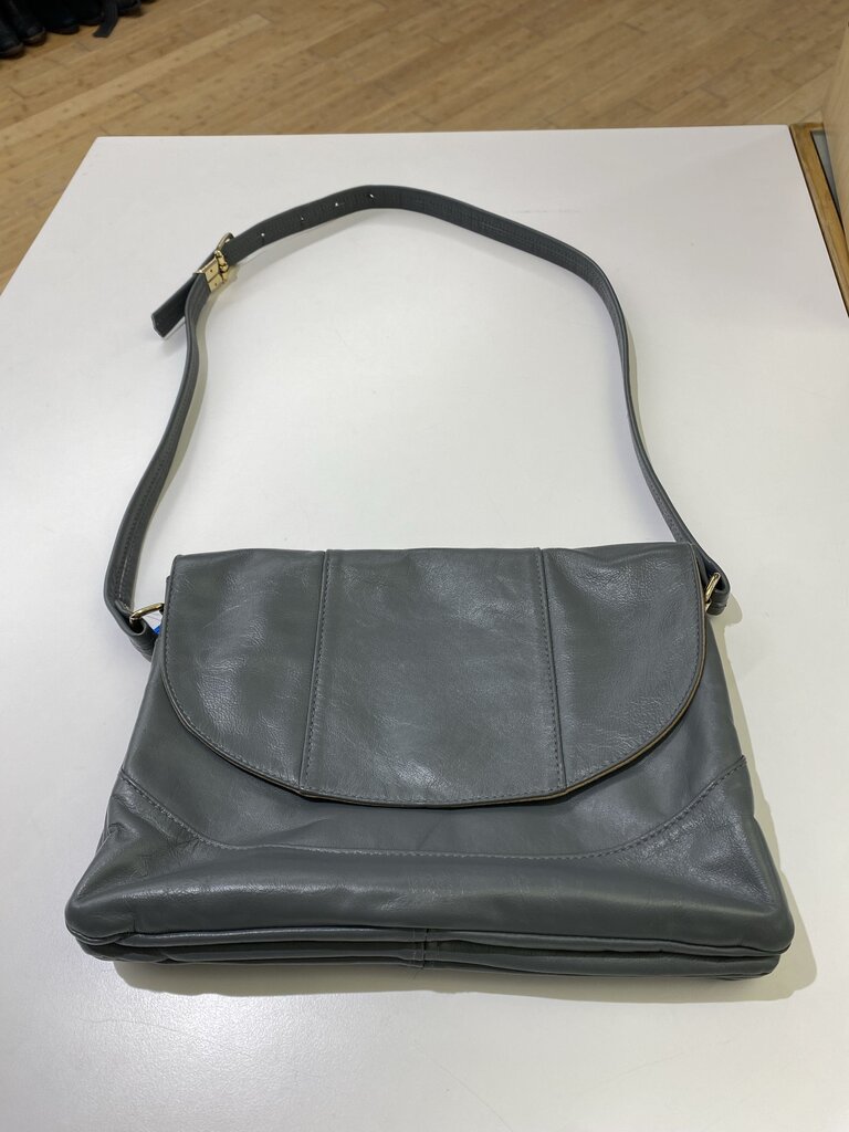 Armstrong & Richardson vintage leather handbag