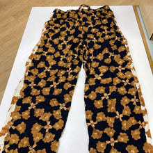 Load image into Gallery viewer, Mink Pink Pants S
