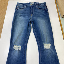 Load image into Gallery viewer, Frame Le Crop Mini Boot jeans 27
