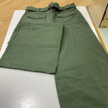 Load image into Gallery viewer, Ann Taylor wide leg pants 8
