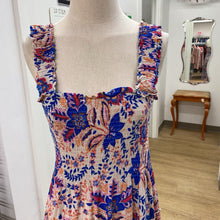 Load image into Gallery viewer, Vero Moda smocked/crinkled dress L
