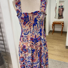Load image into Gallery viewer, Vero Moda smocked/crinkled dress L
