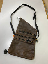 Load image into Gallery viewer, Leather crossbody bag
