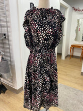 Load image into Gallery viewer, Banana Republic midi dress NWT 10
