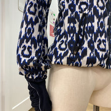 Load image into Gallery viewer, Lululemon jacket 4

