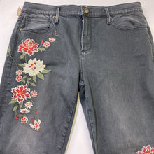 Load image into Gallery viewer, Driftwood Jackie embroidered jeans 32
