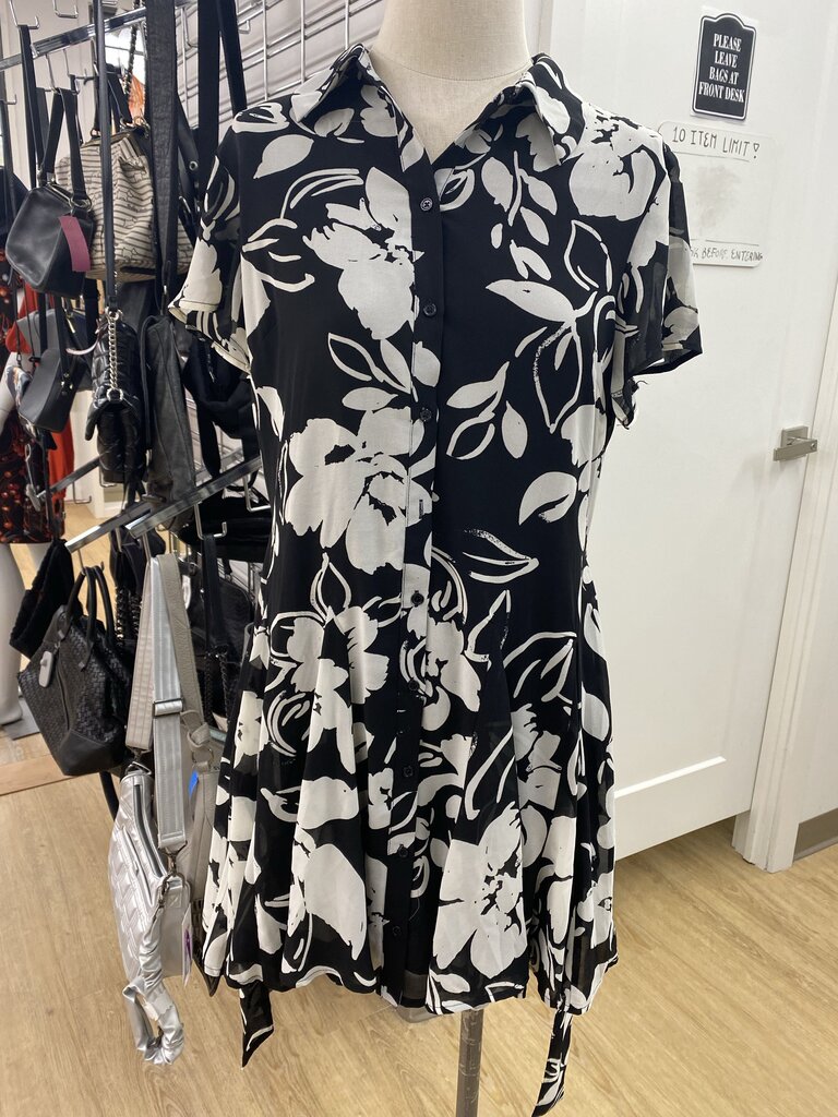 Dynamite Leina Dress M NWT