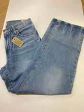 Load image into Gallery viewer, Levis 94 Baggy 29 NWT
