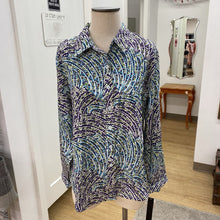 Load image into Gallery viewer, Foxcroft paisley top 16 NWT
