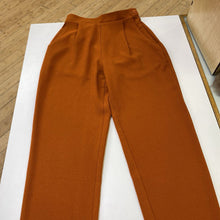 Load image into Gallery viewer, American Apparel Pull on Linen Pants XS
