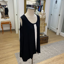 Load image into Gallery viewer, Karen Kane sleeveless top 2X
