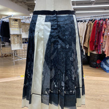 Load image into Gallery viewer, Marc Jacobs pleated skirt 4
