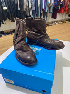John Fluevog Living Gusset Ankle boots 38