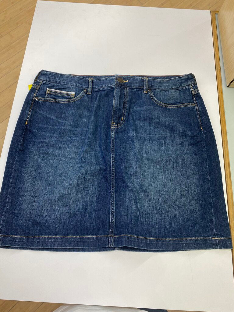 Eddie Bauer denim skirt 14