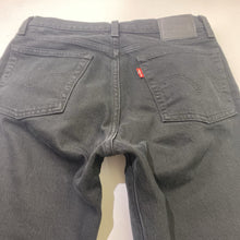 Load image into Gallery viewer, Levis Straight Wedgie 27

