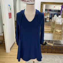 Load image into Gallery viewer, Sympli hooded tunic 4
