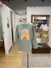 Load image into Gallery viewer, Livoutdoor Sweater L
