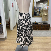 Load image into Gallery viewer, Banana Republic (outlet) linen blend Skirt 0
