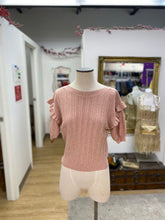 Load image into Gallery viewer, RW&amp;CO knit top S
