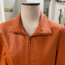 Load image into Gallery viewer, Wilsons Leather leather Jacket M
