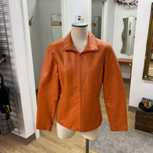 Load image into Gallery viewer, Wilsons Leather leather Jacket M
