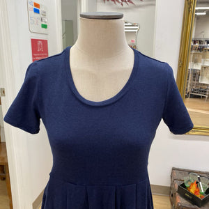 Pure Essence dress XS (Made In Canada)