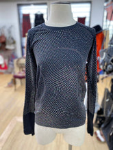 Load image into Gallery viewer, Lululemon stretchy long sleeve top 8
