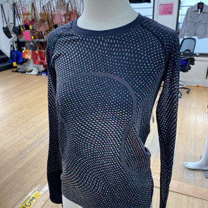 Lululemon stretchy long sleeve top 8