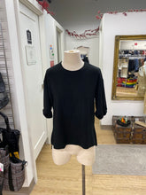 Load image into Gallery viewer, Club Monaco top S
