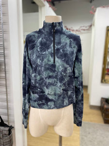Lululemon 1/2 zip top 10