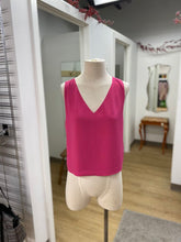 Load image into Gallery viewer, Babaton tank top M

