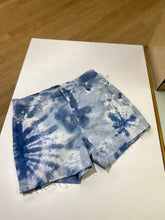 Load image into Gallery viewer, Gap denim shorts 10 NWT
