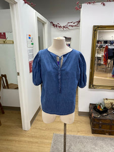 Gap chambray top L