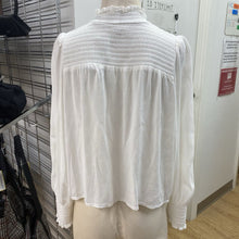Load image into Gallery viewer, Wilfred smocked top M
