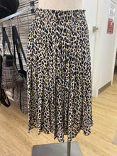 Load image into Gallery viewer, J Crew leopard print skirt 0
