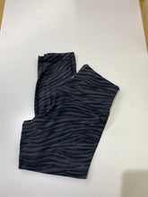 Load image into Gallery viewer, Lululemon leggings 10

